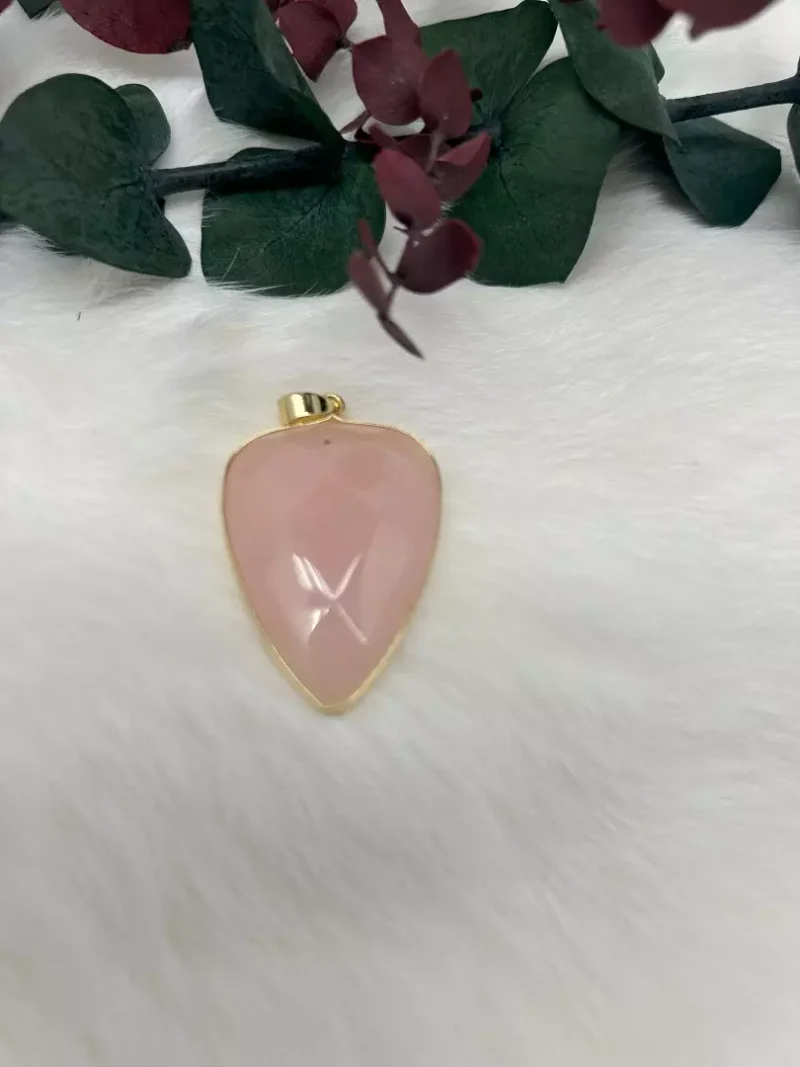 heart quartz pendant